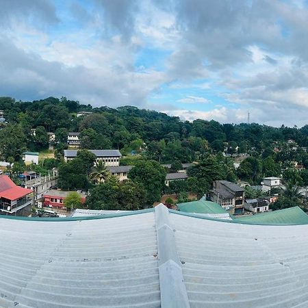 Mountain White Villa By Sunrise Kandy Esterno foto